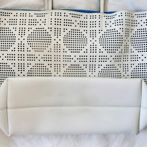 Dior Tote Bag Dioriviera White Leather with Laser Cut Detail - Picture 13 of 13